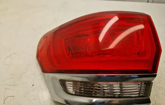 Jeep Grand Cherokee Rear/tail lights P68110001AE