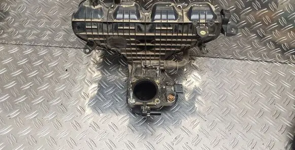 Toyota Prius (XW30) Intake manifold 1712037050