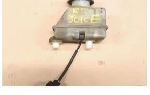 KIA Joice Brake fluid reservoir 