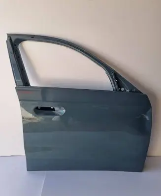 BMW X1 U11 Front door 681472