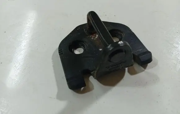 Volvo S80 Rear door lock loop/hook striker 30763652