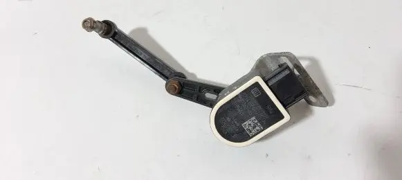 Headlight/headlamp level sensor
