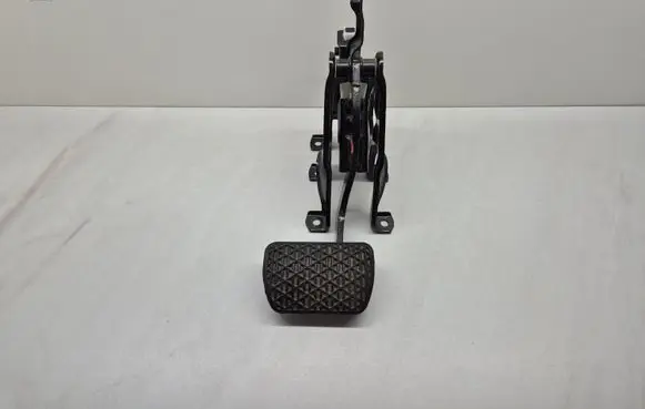 Mercedes-Benz Sprinter W907 W910 Brake pedal A1232910082