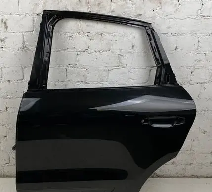 Porsche Macan (95B) Rear door