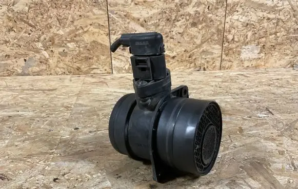 Volkswagen PASSAT B6 Mass air flow meter 074906461B 0281002461