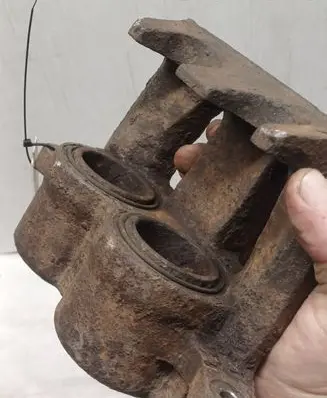 Front brake caliper