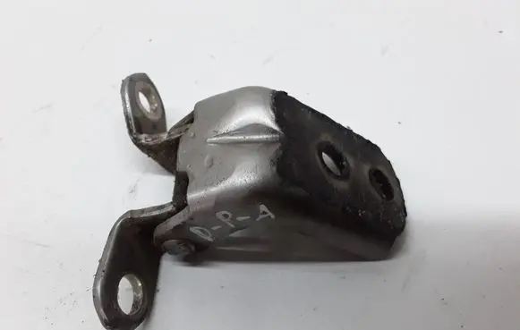 Nissan X-Trail T30 Front door lower hinge 