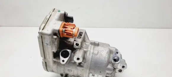 Nissan Qashqai J12 Air conditioning (A/C) compressor (pump) 926006UM0B