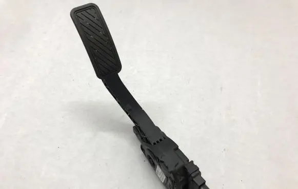 Ford Fiesta Accelerator throttle pedal 8V219F836AB 6PV00951720