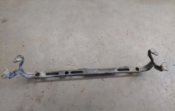 Volvo V50 Bottom radiator support slam panel 