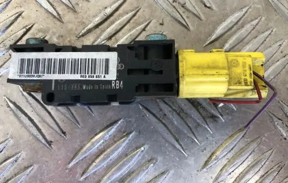 Audi A4 S4 B7 8E 8H Airbag deployment crash/impact sensor 8E0959651A 0232903VJQV