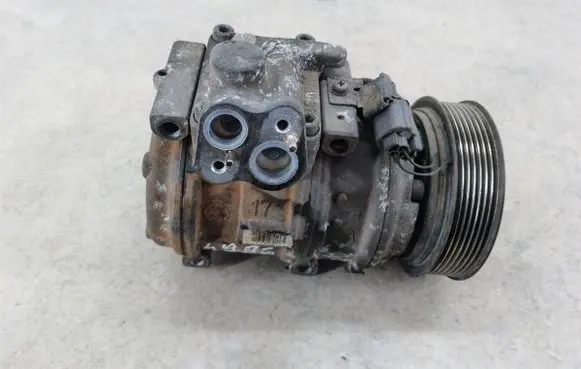 Land Rover Discovery Air conditioning (A/C) compressor (pump) 