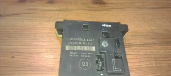 Mercedes-Benz E W211 Other control units/modules 2118704026 nenusttatyta