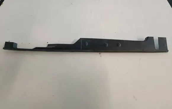 Audi A5 Fender end trim 8W6820582E 8W6820582