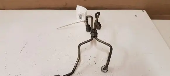 Volvo V40 Fuel injector supply line/pipe 
