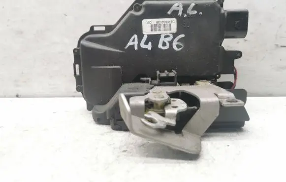 Audi A4 S4 B6 8E 8H Rear door lock 8E0839016C