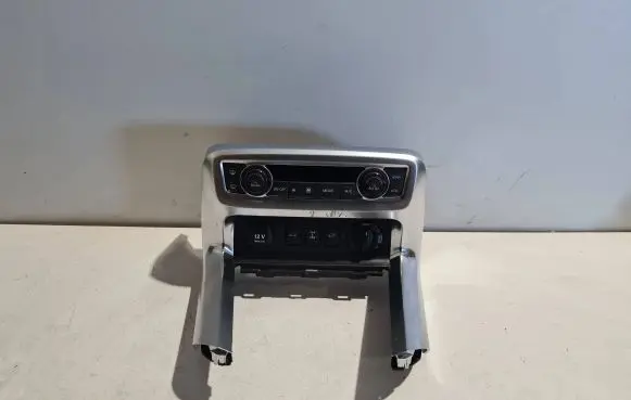 Mercedes-Benz X-class W470 Climate control unit 275005XA0A