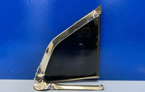 Nissan Qashqai Rear side window 833124EA0A 833124EA1A