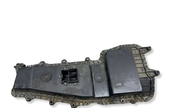 Land Rover Evoque II Hybrid/electric vehicle battery tray K8D210C812AD K8D210C810AD