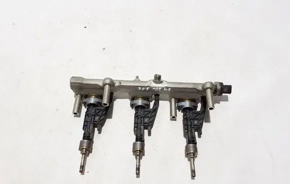 BMW X4M F98 Fuel main line pipe 8665631
