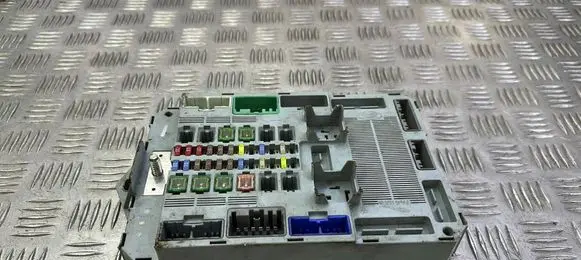 Jaguar XF X250 Fuse module DX2314D628AF DX2314D645AB