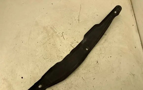 Maserati Ghibli Fender end trim 670001705
