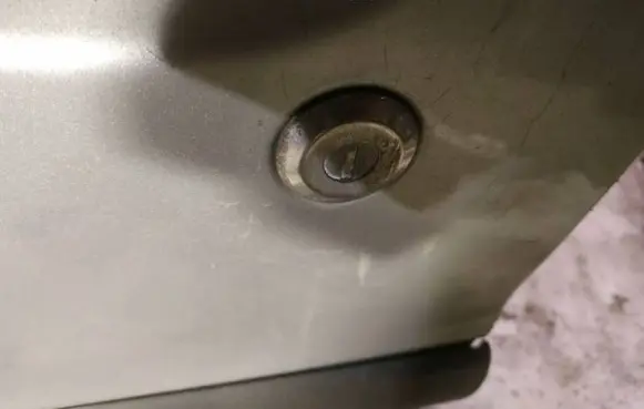Peugeot 206 Front door lock (next to the handle) 