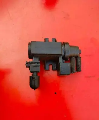 BMW 5 E60 E61 Turbo solenoid valve 7796634 700579030