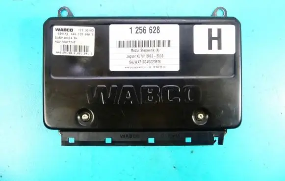 Jaguar XJ X350 Central body control module 2W93-3B494-BH IMPRK1256628