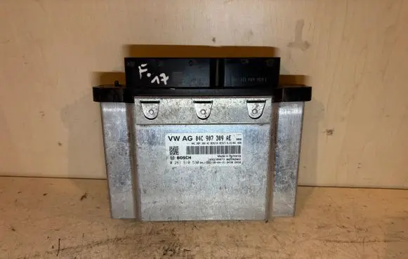 Skoda Fabia Mk3 (NJ) Engine control unit/module 04C907309AE 0261S10530