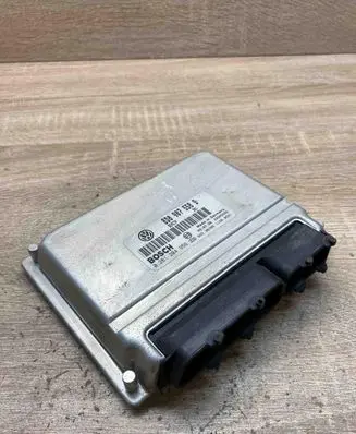 Volkswagen PASSAT B5 Engine control unit/module ECU 8D0907558S 0261204956