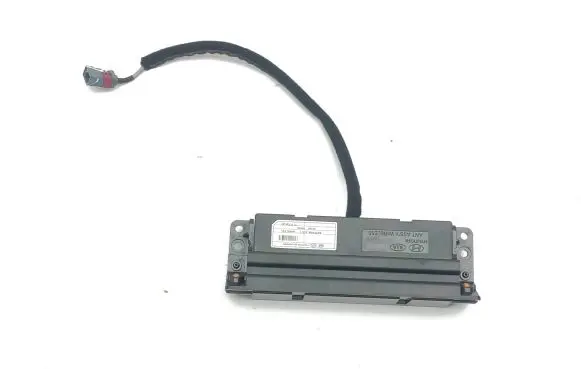 KIA Stonic Aerial antenna amplifier 96240H8000 2111230147