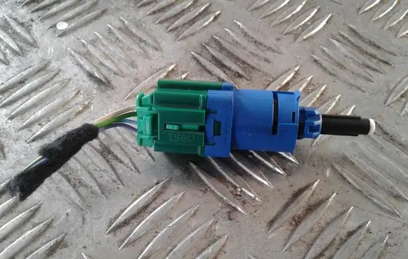 Peugeot 508 Brake pedal sensor switch 9672407680