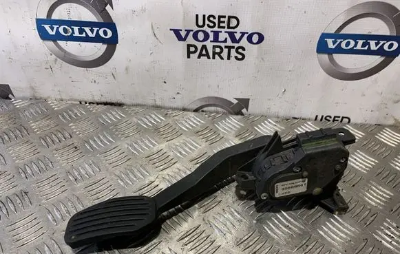 Volvo S60 Accelerator throttle pedal 30666661