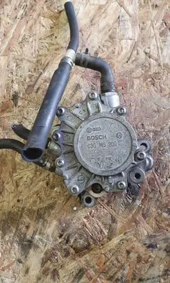 Volkswagen PASSAT B6 Vacuum pump 03G145209C 100407 03G145209D