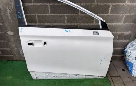 MG MG4 ev Front door 