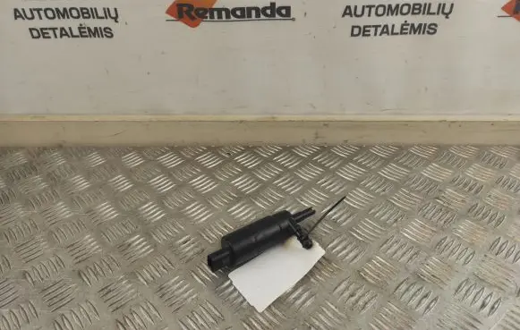 KIA Sportage Headlight washer pump 3192996