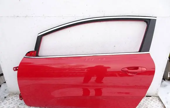KIA Pro Cee'd II Front door w5ybkpg