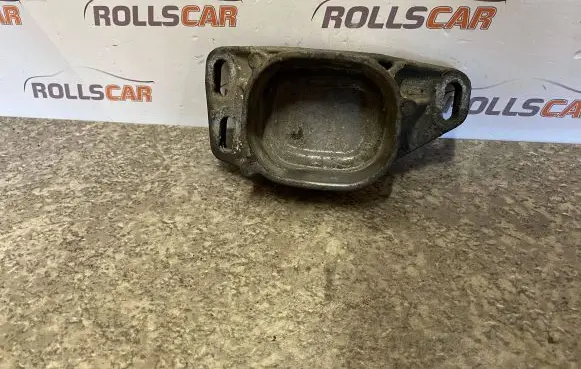 Audi A4 S4 B6 8E 8H Engine mounting bracket 8D0199335Q 8117801
