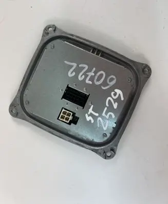 Peugeot 308 Xenon control unit/module 130732940300