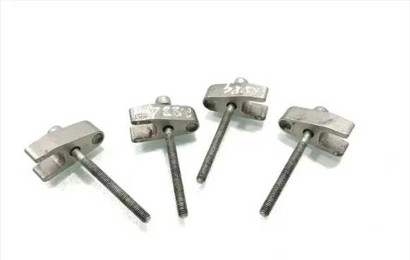 Mercedes-Benz B W245 Fuel Injector clamp holder 