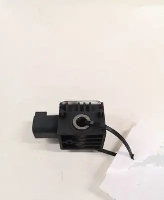 Hyundai Santa Fe Airbag deployment crash/impact sensor 959302B000 SA320070000