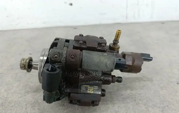 Ford Focus Fuel injection high pressure pump 