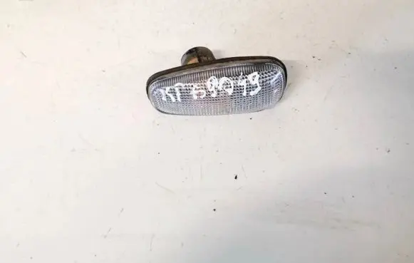 Chrysler Pacifica Front fender indicator light 014421403n1c 01-442-1403n1c