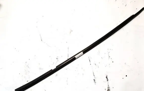 Opel Crossland X Front door glass trim molding 