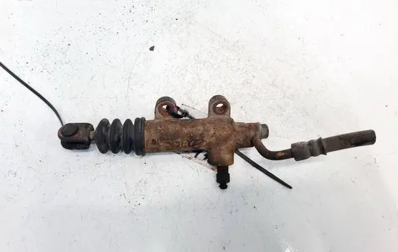 Hyundai Tiburon Clutch master cylinder 