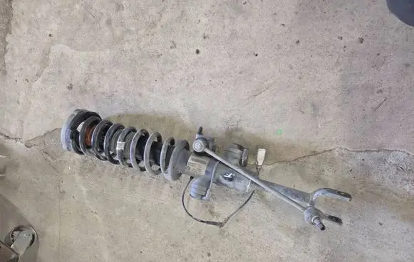 BMW 7 F01 F02 F03 F04 Front shock absorber with coil spring 10541310 6863147