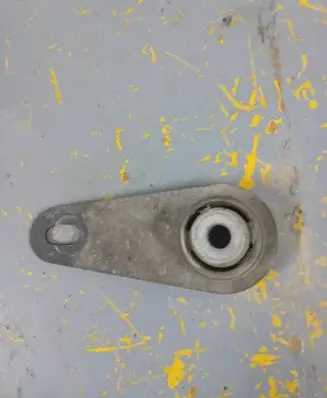 Peugeot 407 Radiator mount bracket