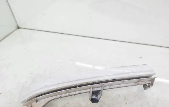 Under headlight/headlamp trim