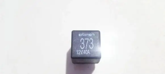 Volkswagen PASSAT B5.5 Other relay 8d0951253a